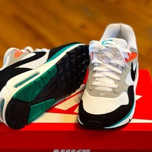 Women’s Nike Air Size 10 Sneakers. Gently used.
